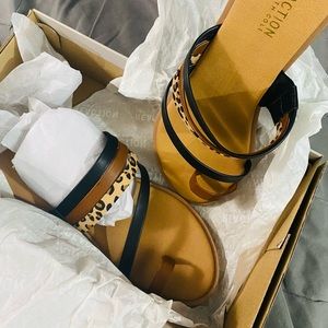 Kenneth cole reaction sally toe loop